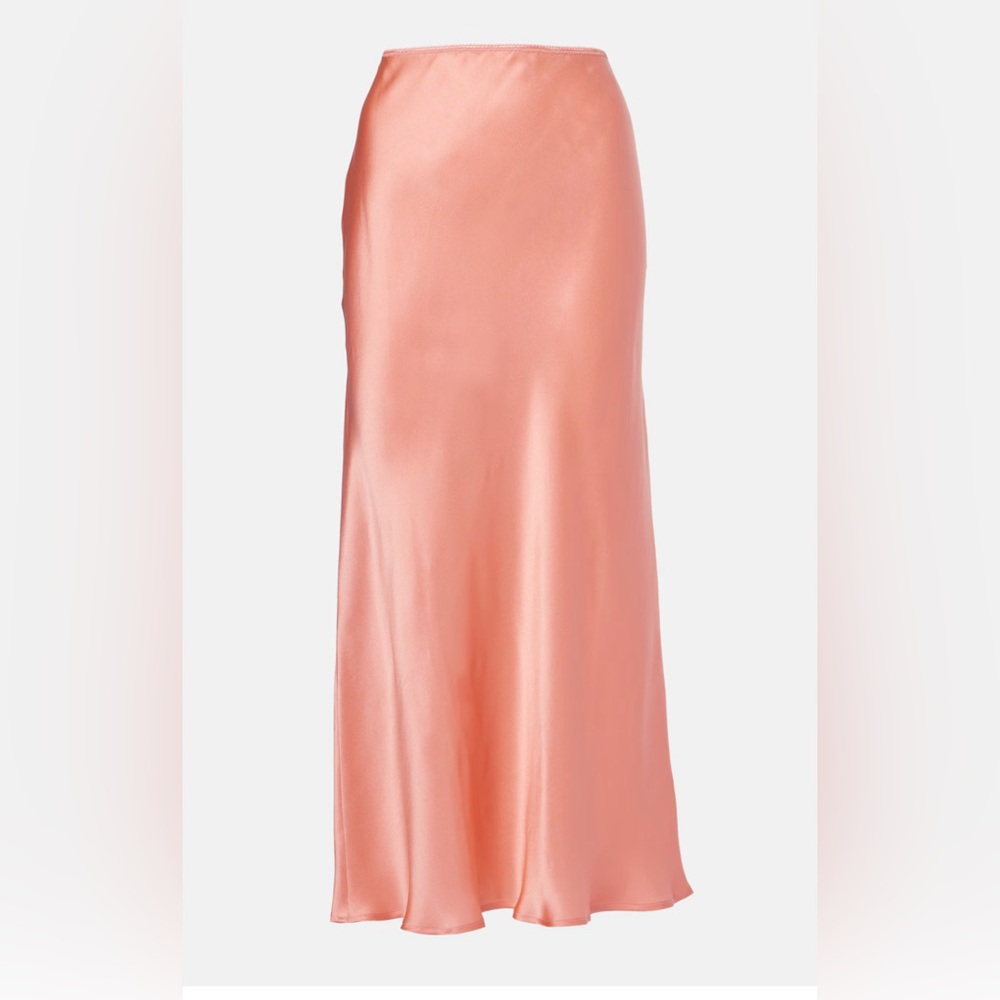 Elegant Satin Maxi Skirt in NAKED
CLAY
SMALL
